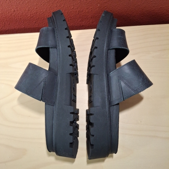 Timberland Clairemont Way Leather Slide Sandal - Chunky Lug look - Black - 7.5 - Picture 6 of 10